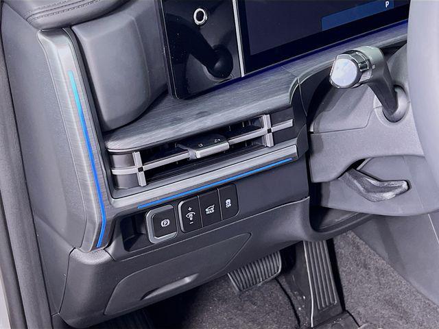 2026 Hyundai Santa Fe Limited - Photo 9