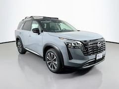 2026 Nissan Pathfinder Platinum SUV