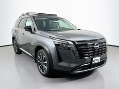 2026 Nissan Pathfinder Platinum SUV