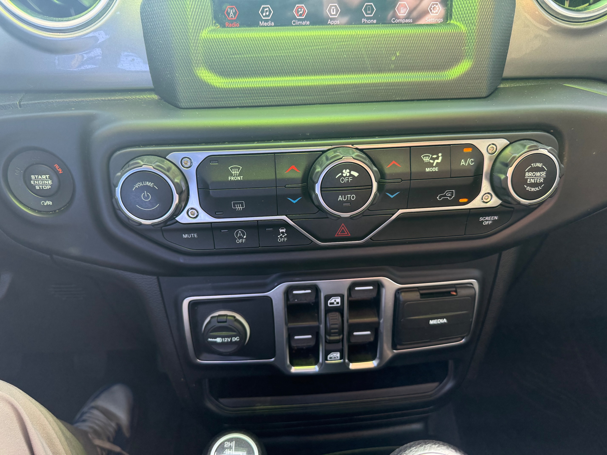 2020 Jeep Wrangler Unlimited Sahara - Photo 17