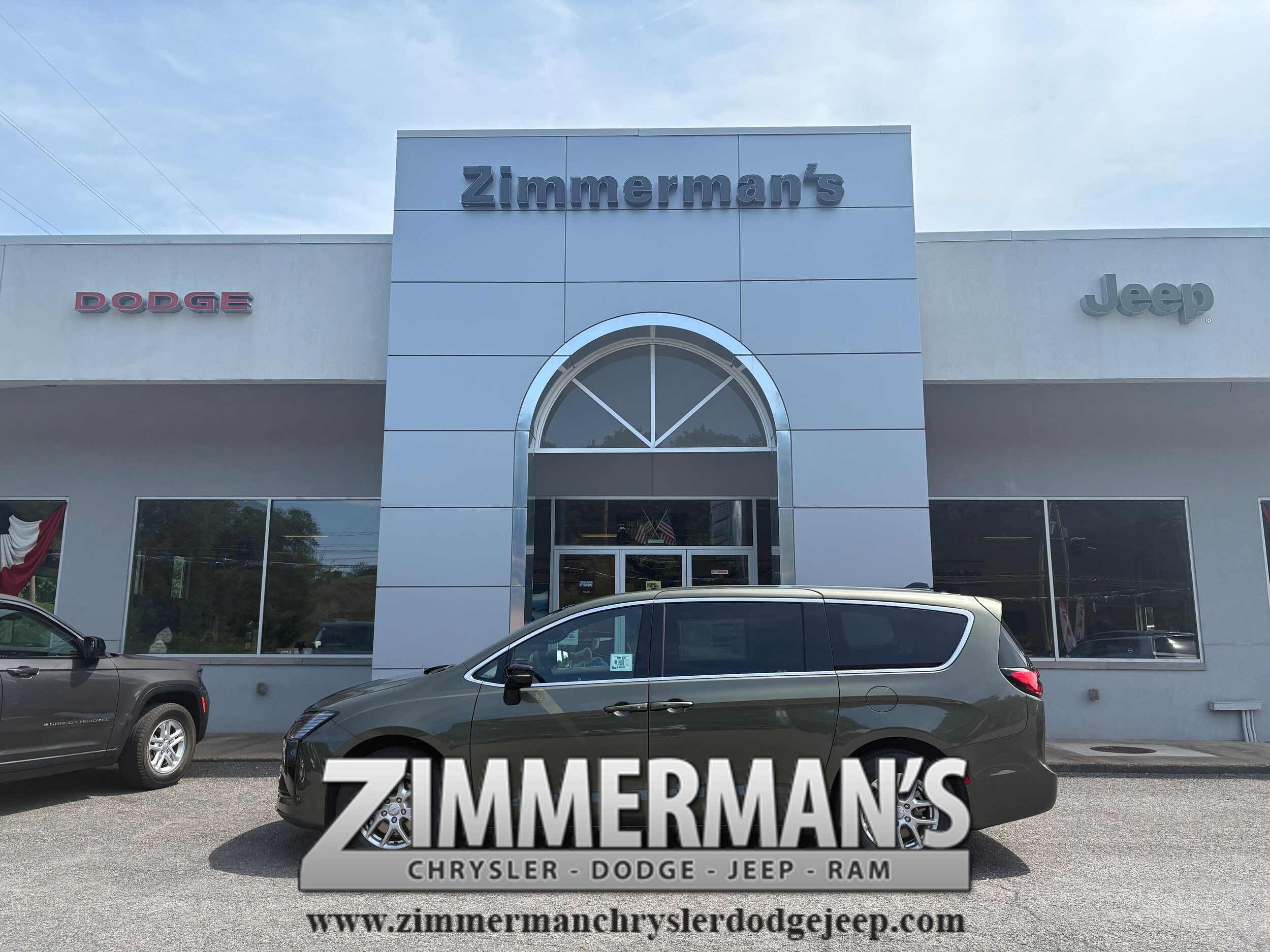 2027 Chrysler Pacifica Select