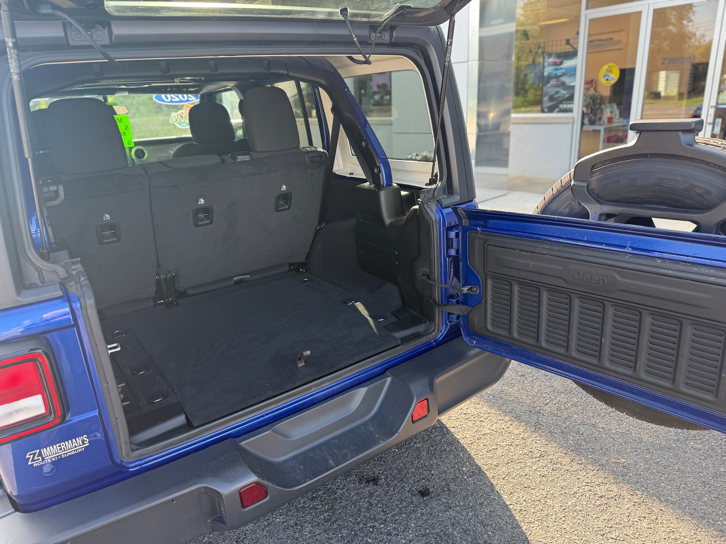 2020 Jeep Wrangler Unlimited Sahara - Photo 10
