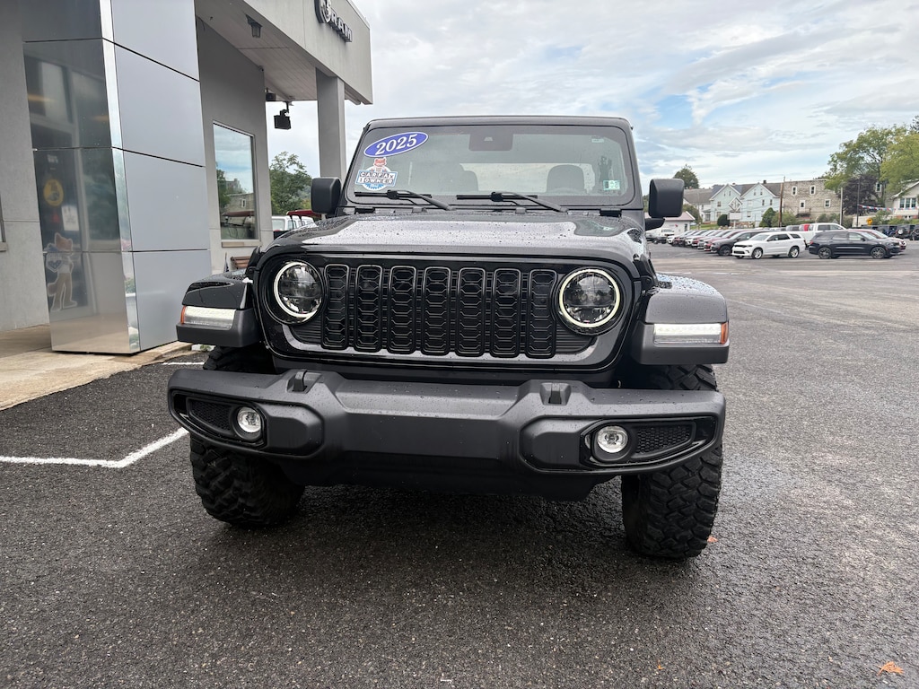 Certified 2025 Jeep Gladiator Willys Truck