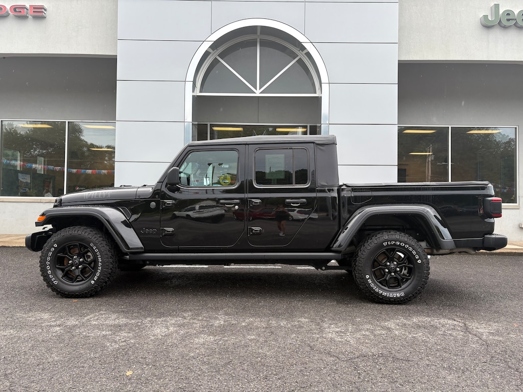Certified 2025 Jeep Gladiator Willys Truck