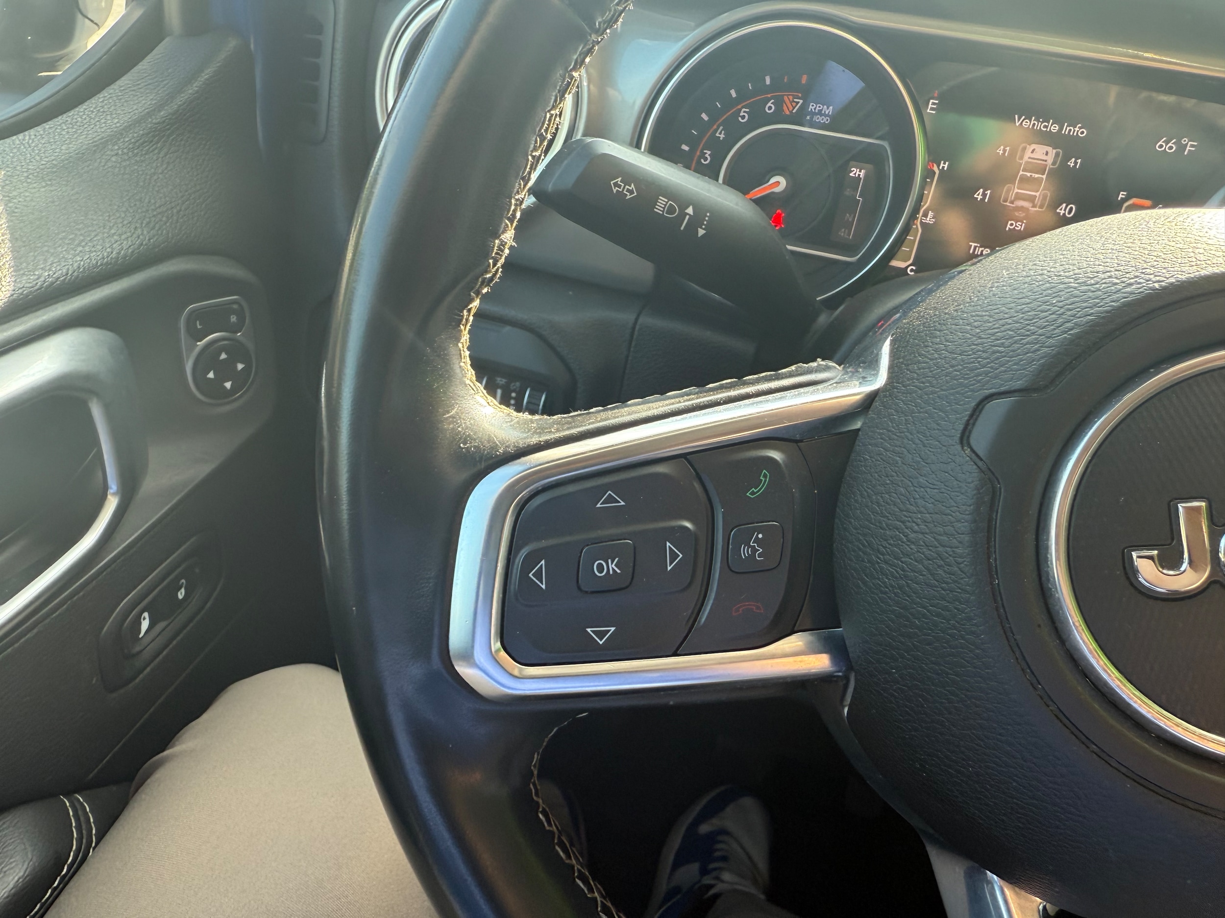 2020 Jeep Wrangler Unlimited Sahara - Photo 19