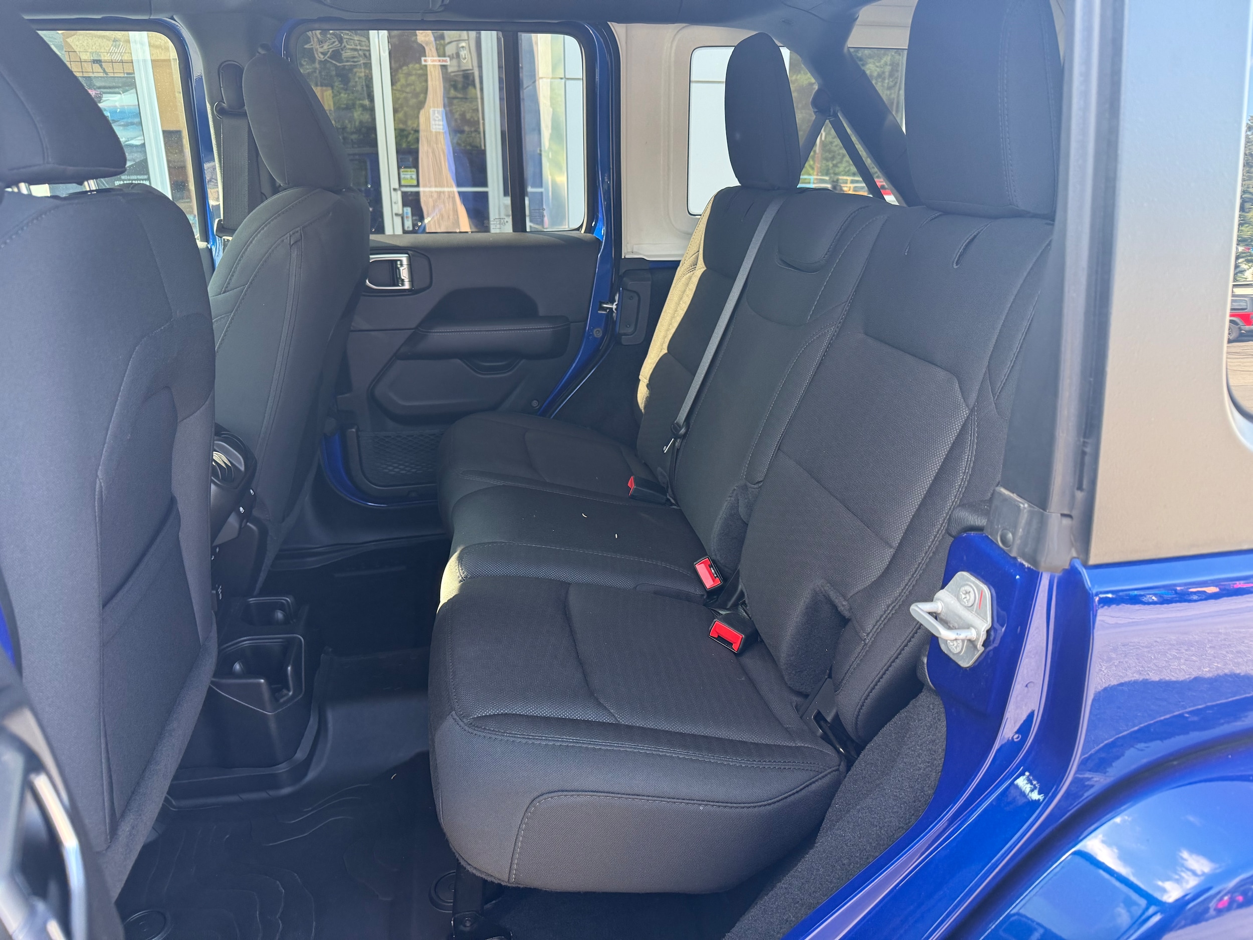 2020 Jeep Wrangler Unlimited Sahara - Photo 11