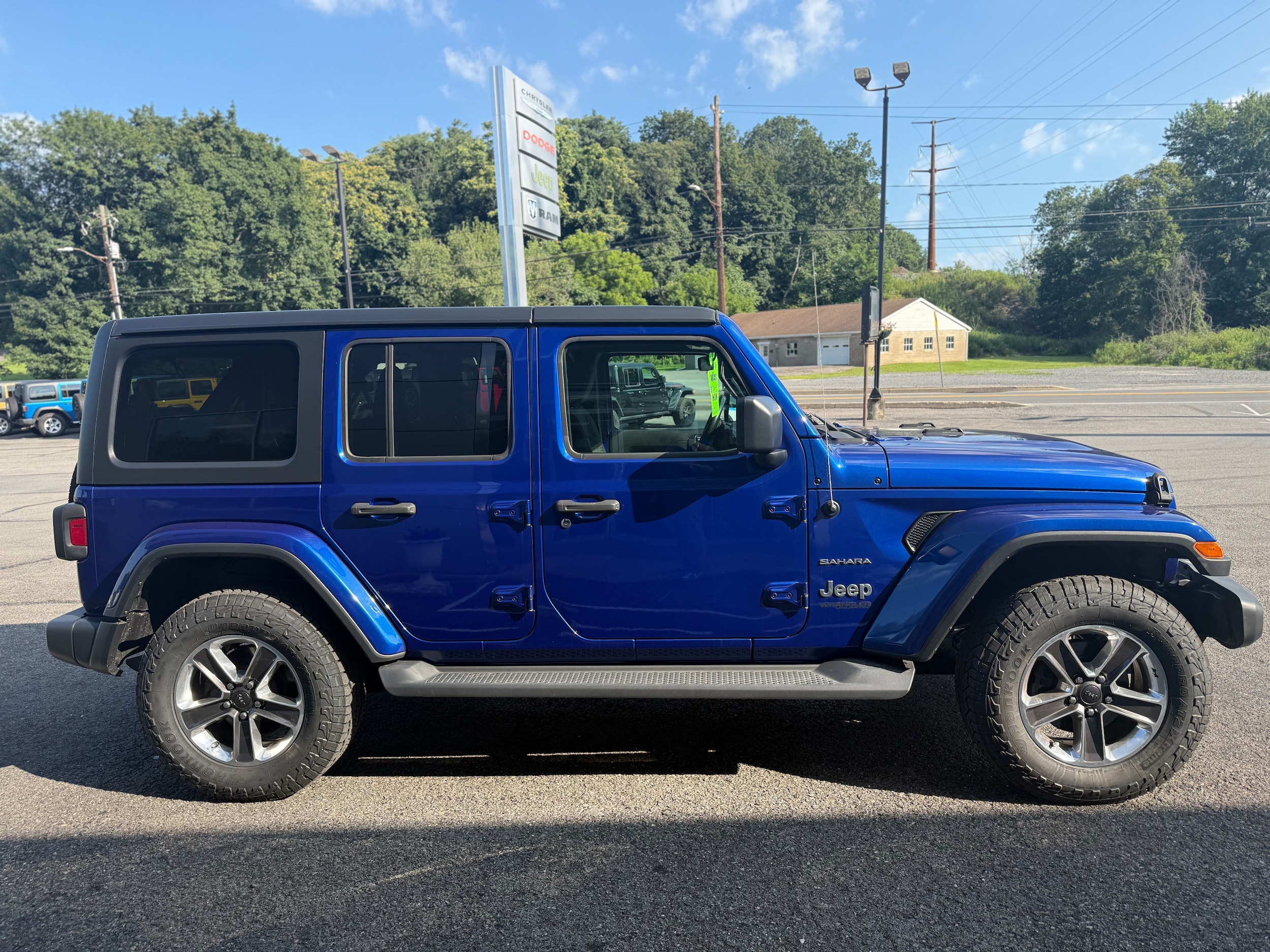 2020 Jeep Wrangler Unlimited Sahara - Photo 6