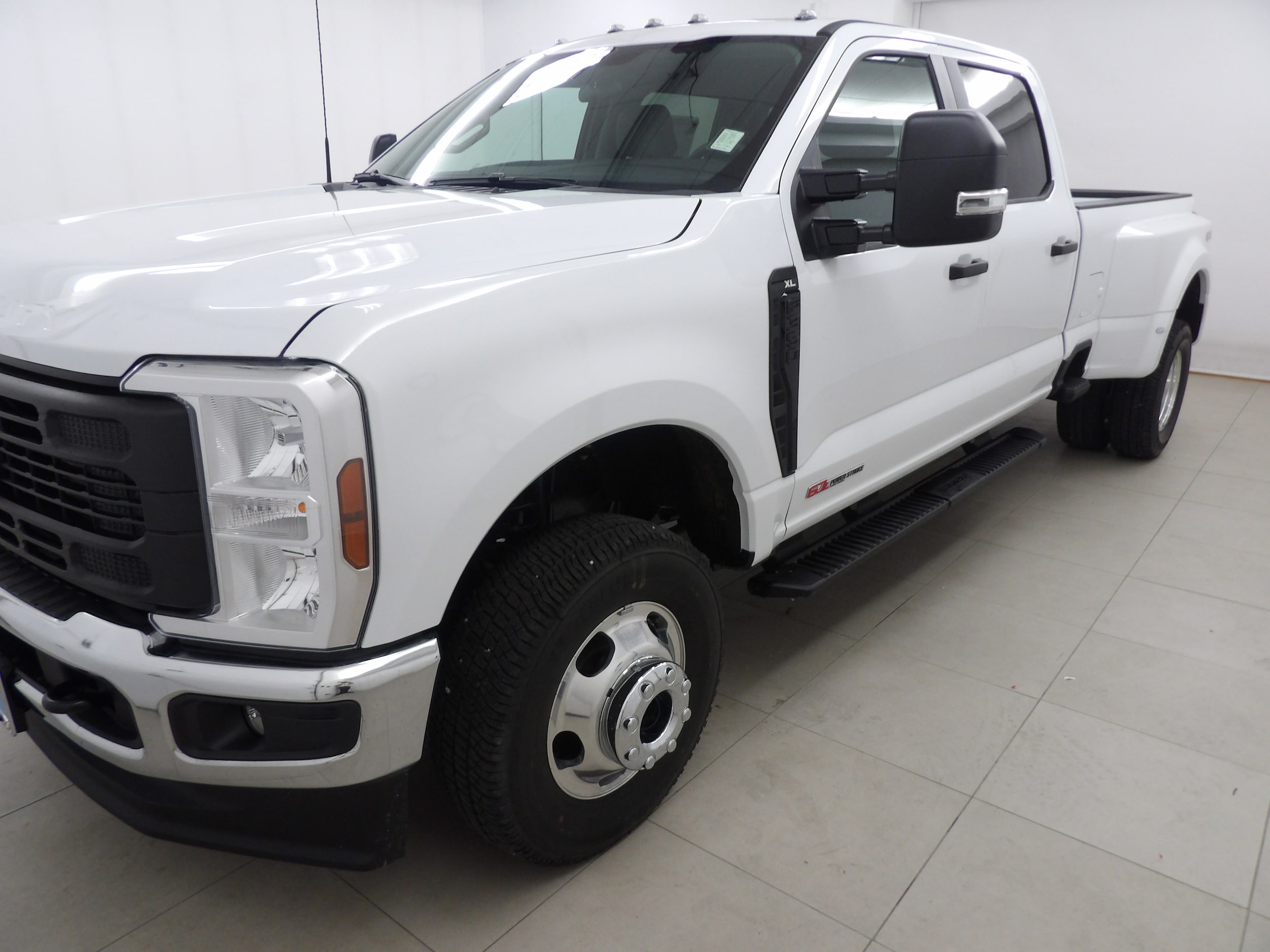 2027 Ford F-350 Truck Crew Cab 
