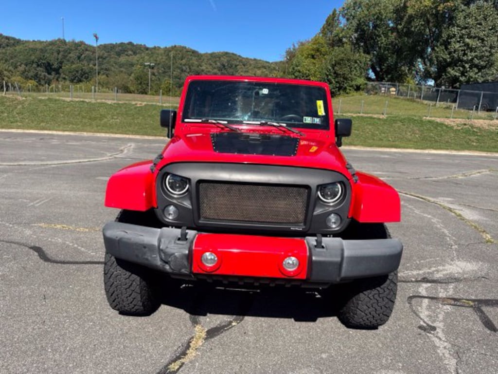 Used 2016 Jeep Wrangler Unlimited Sahara SUV