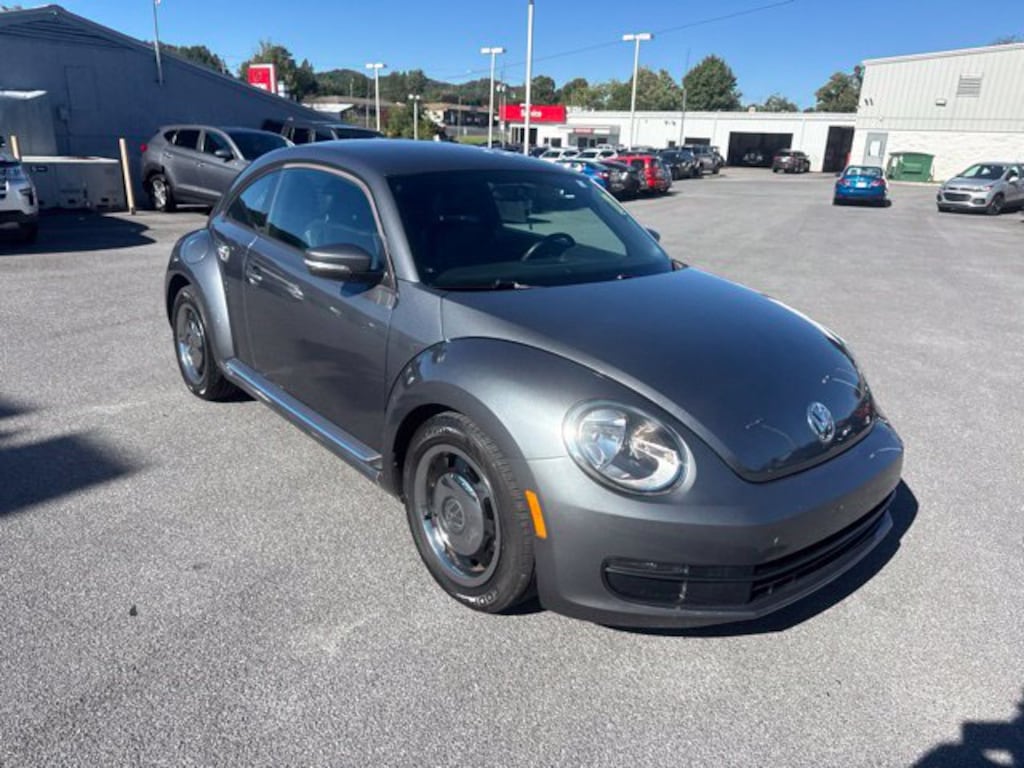 Used 2012 Volkswagen Beetle 2.5L Hatchback