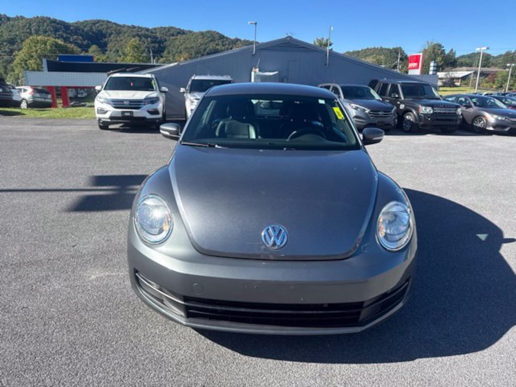 Used 2012 Volkswagen Beetle 2.5L Hatchback